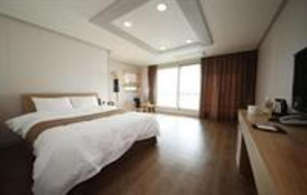 โรงแรมอโรฮา เชจู ซอกวีโพ ภายนอก รูปภาพ